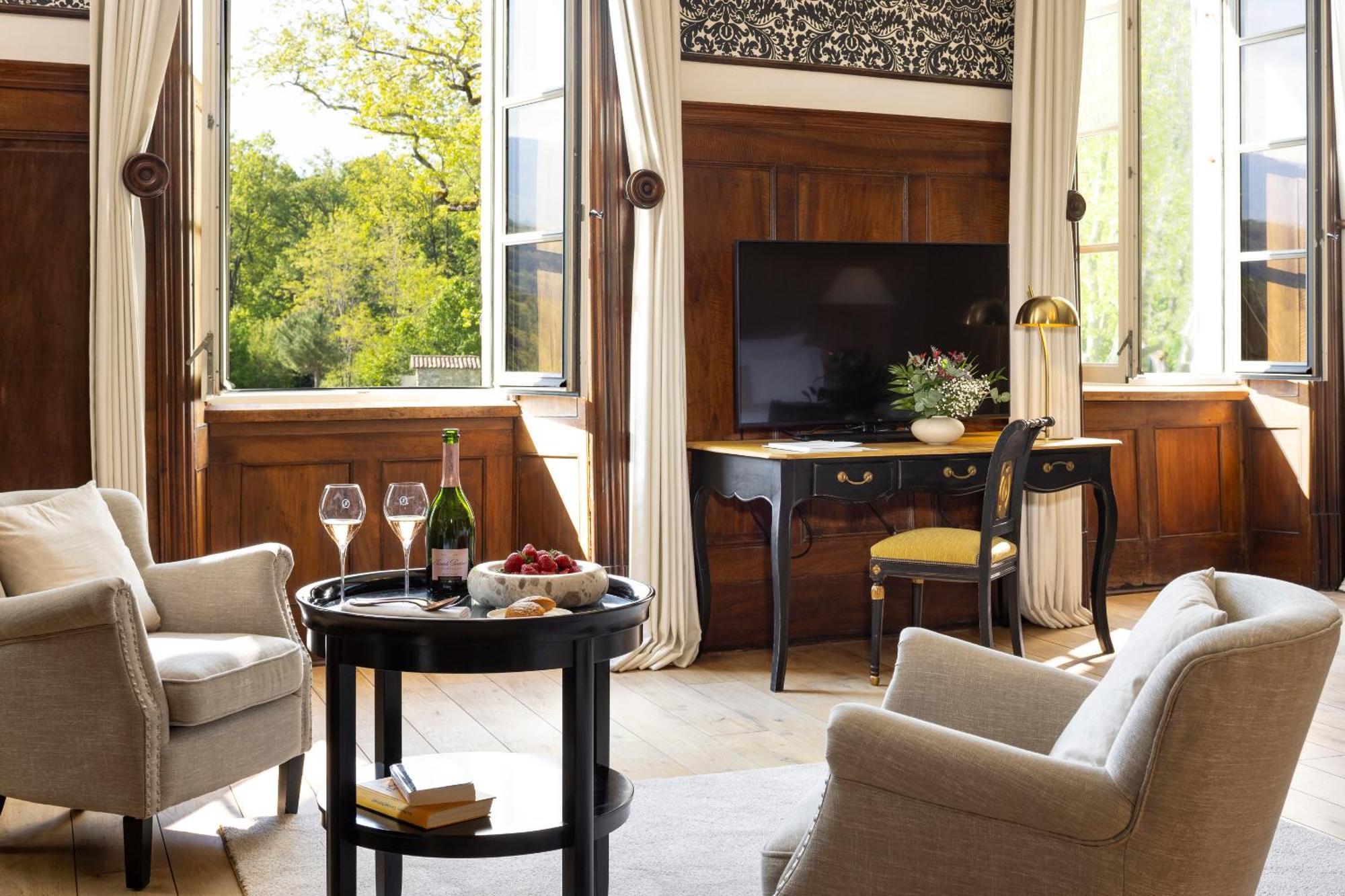 Chateau Les Oliviers De Salettes Charols ภายนอก รูปภาพ