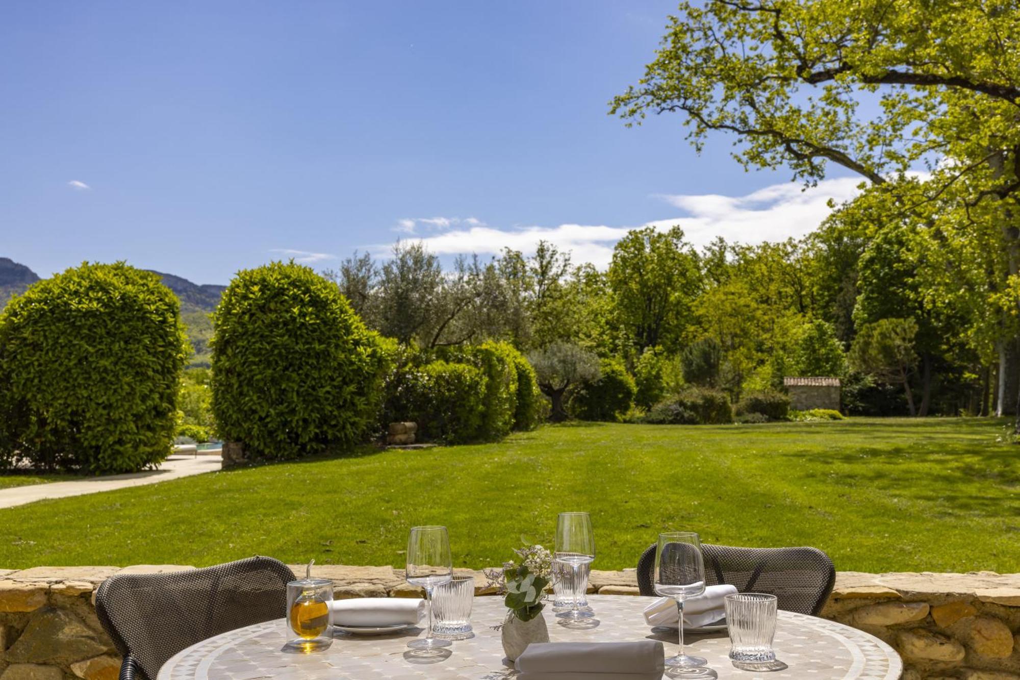 Chateau Les Oliviers De Salettes Charols ภายนอก รูปภาพ