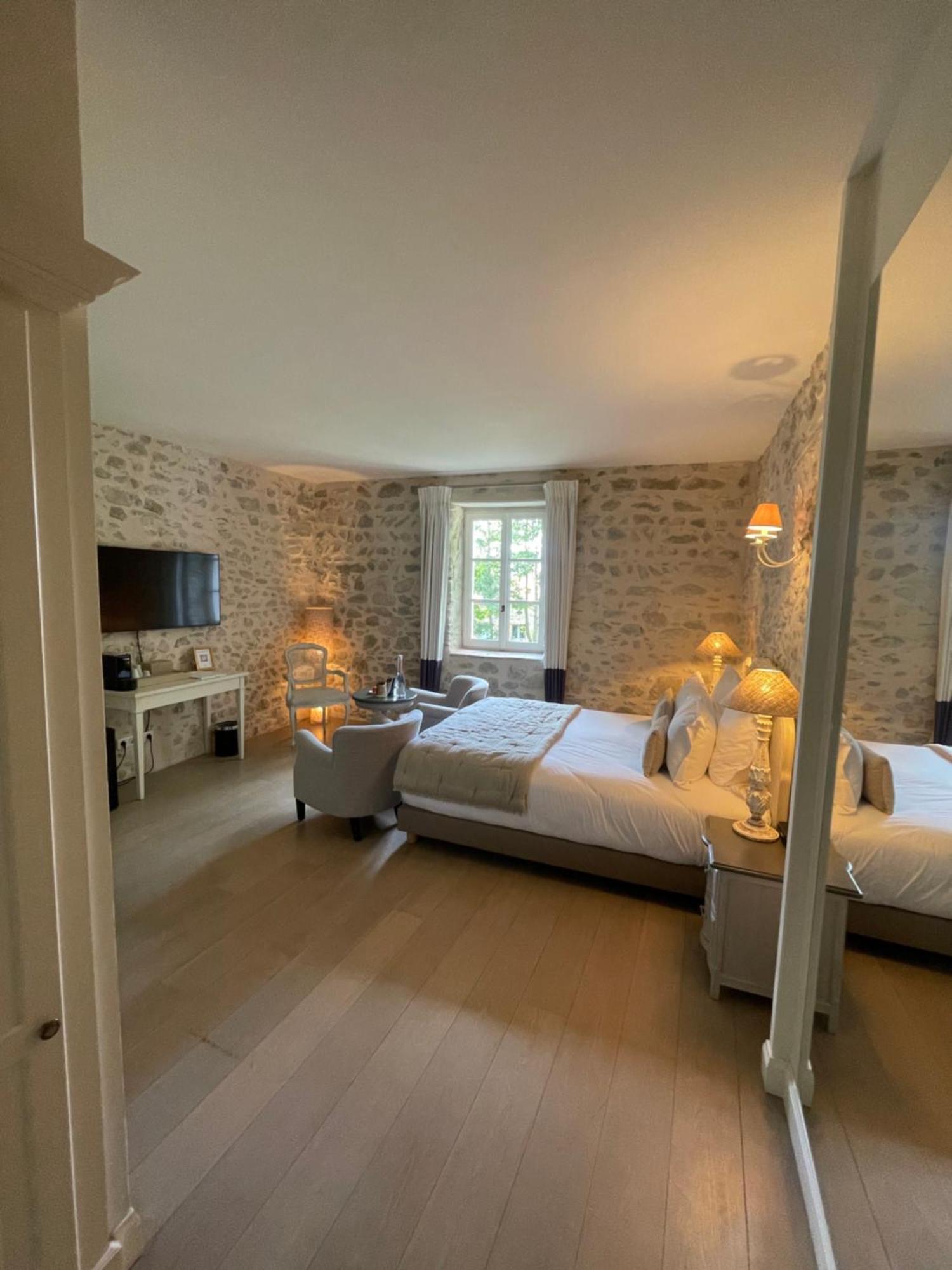 Chateau Les Oliviers De Salettes Charols ภายนอก รูปภาพ